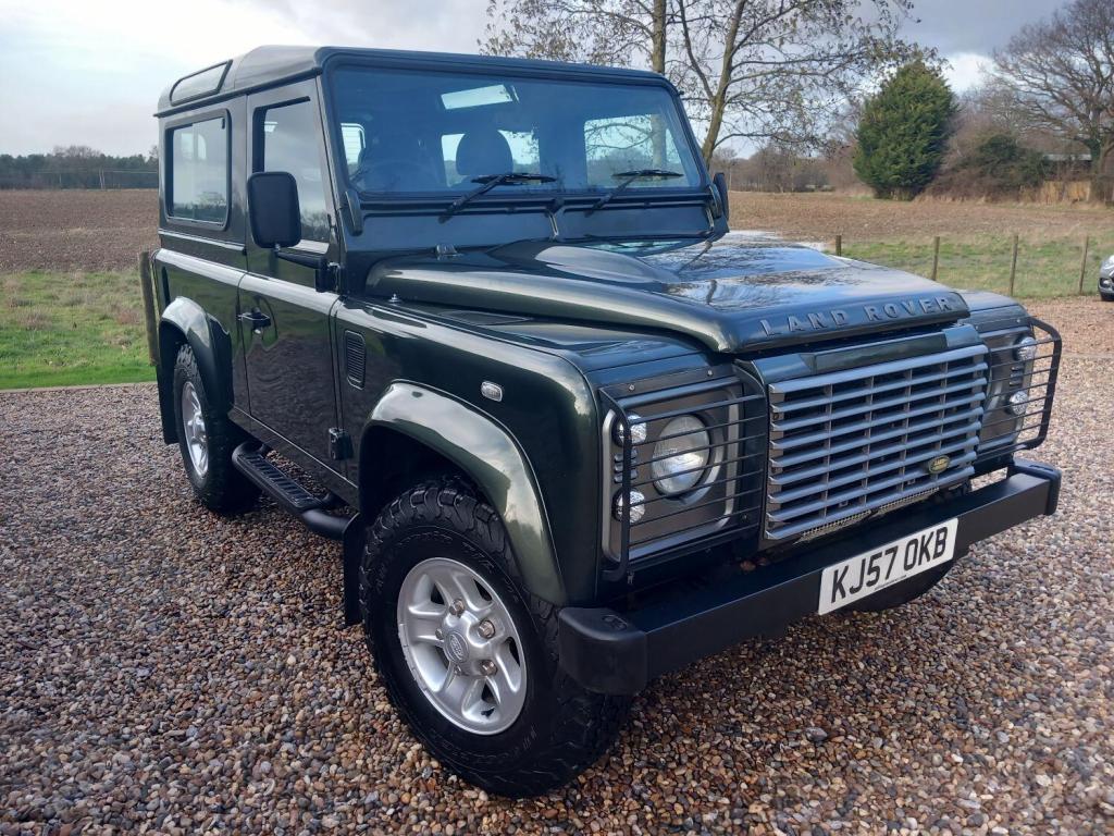 View LAND ROVER DEFENDER 2.4 TDCi XS 