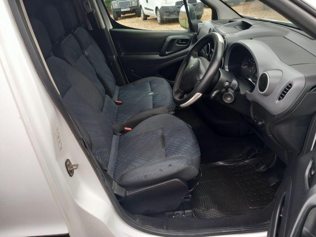 PEUGEOT PARTNER
