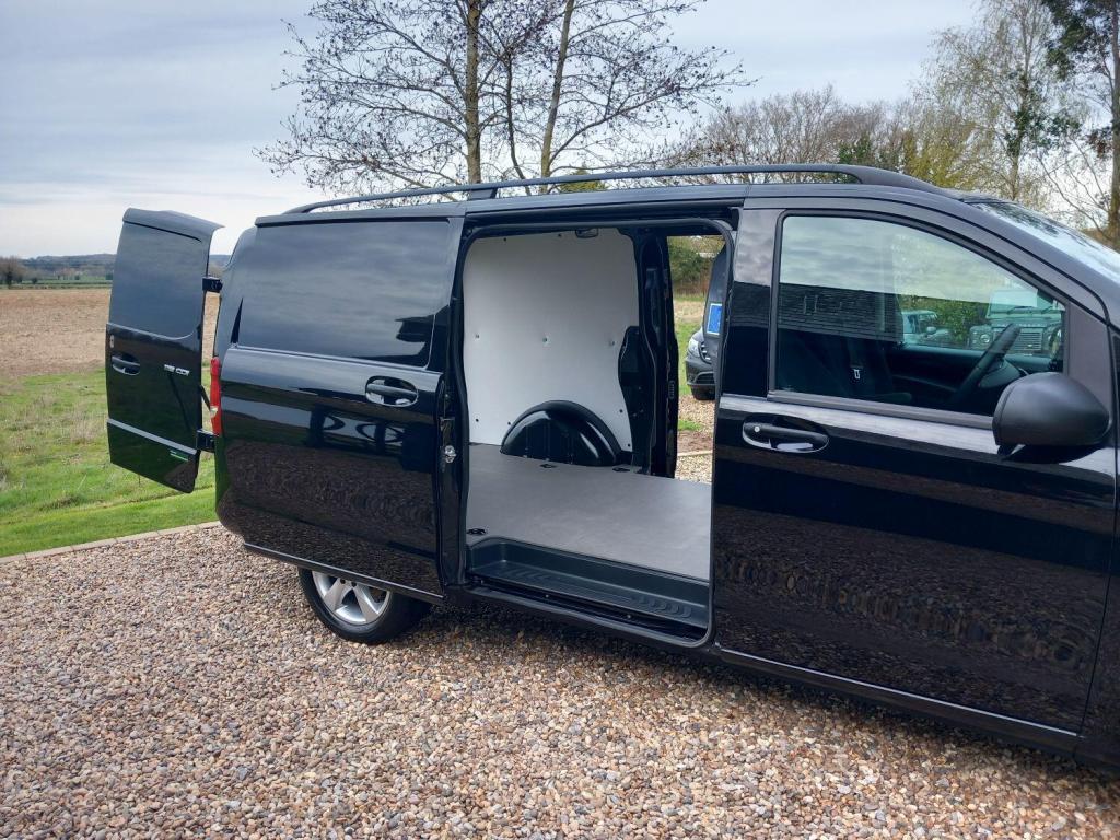 MERCEDES-BENZ VITO