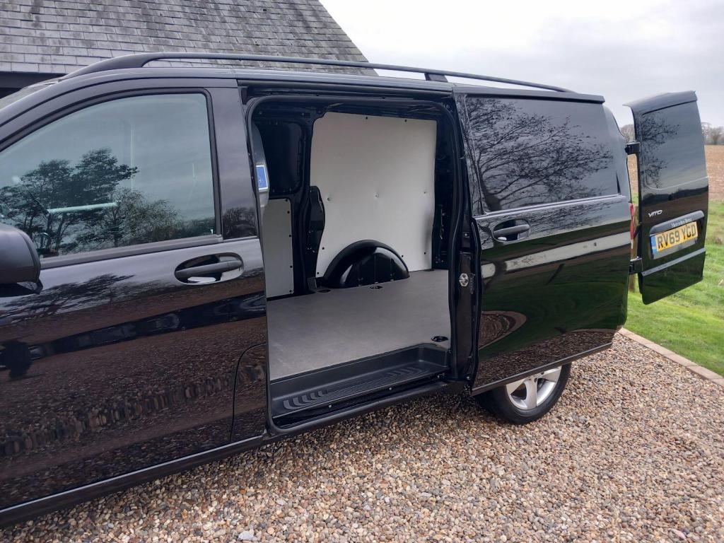 MERCEDES-BENZ VITO