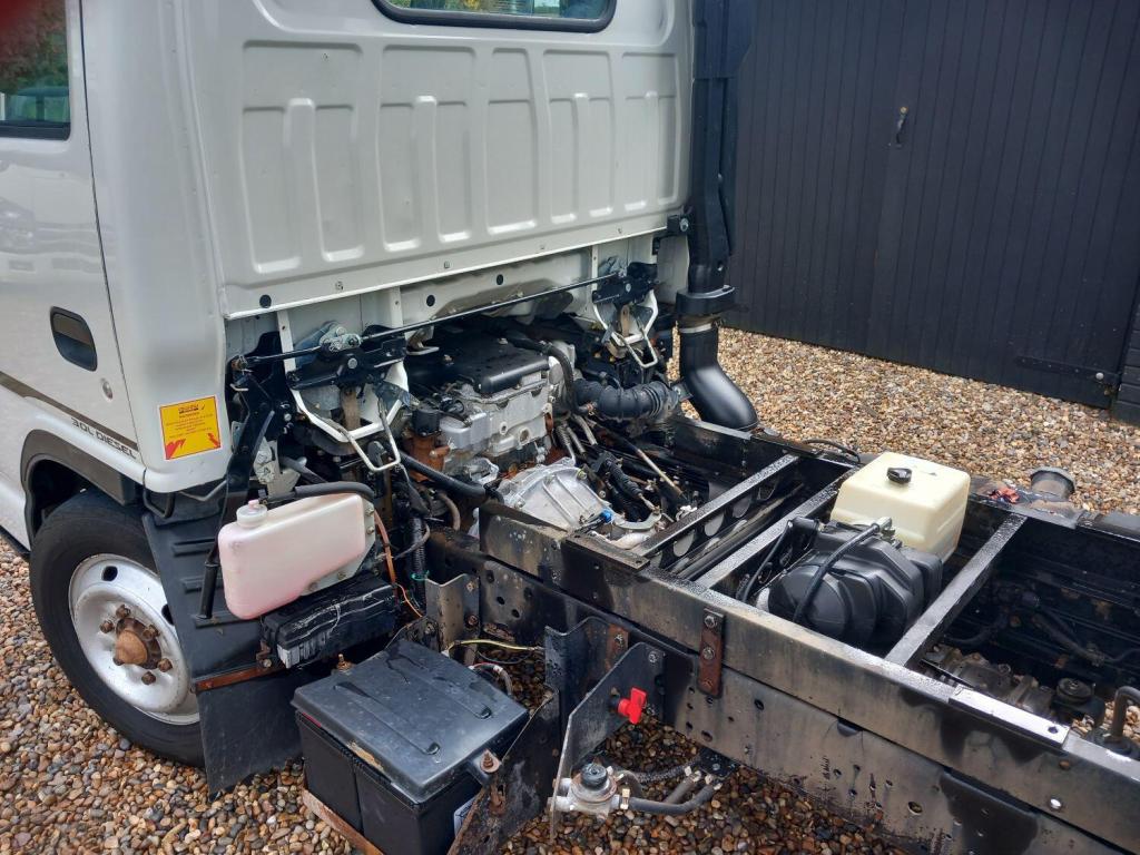 ISUZU NKR