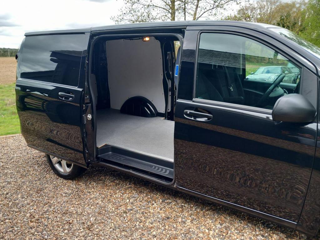 MERCEDES-BENZ VITO