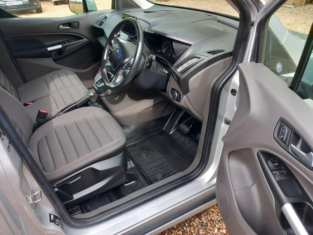 FORD TRANSIT CONNECT