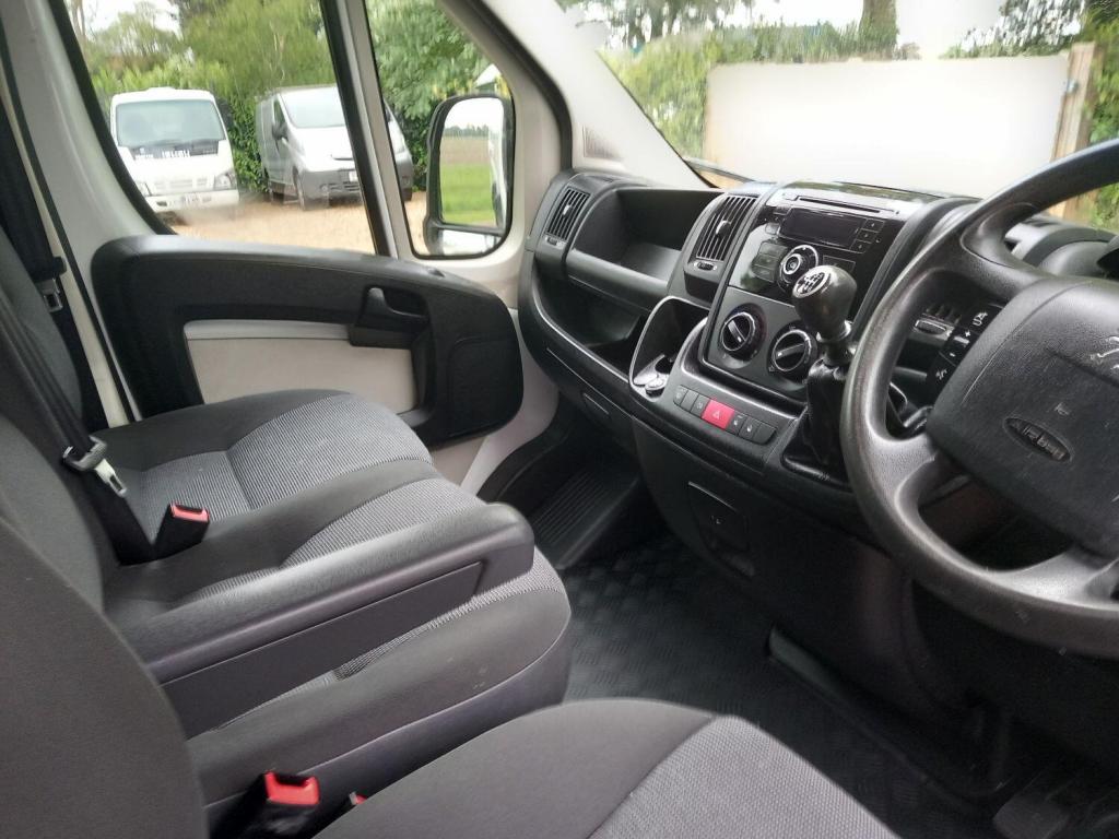 PEUGEOT BOXER