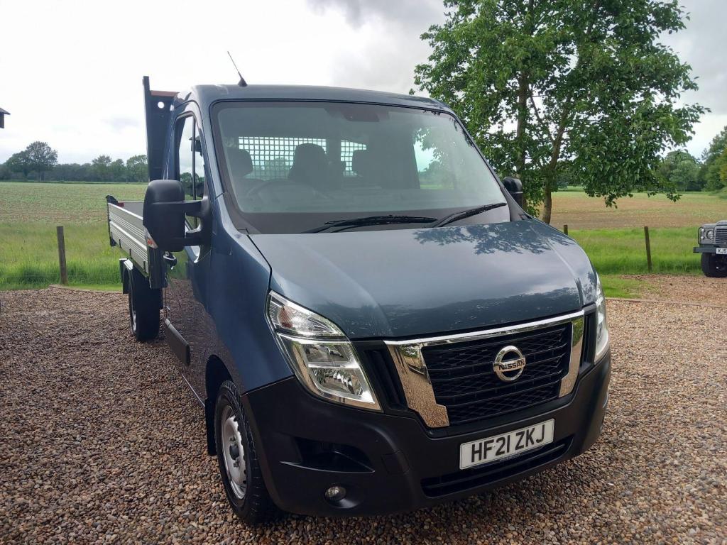 View NISSAN NV400 2.3 dCi 35 Tekna