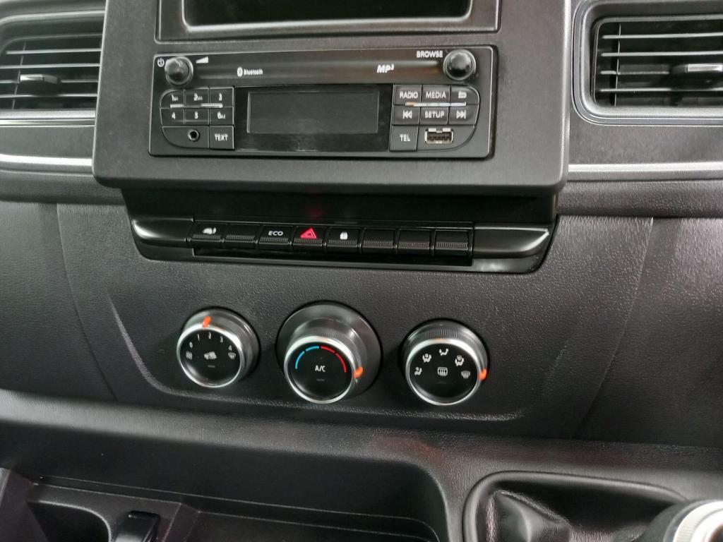 NISSAN NV400