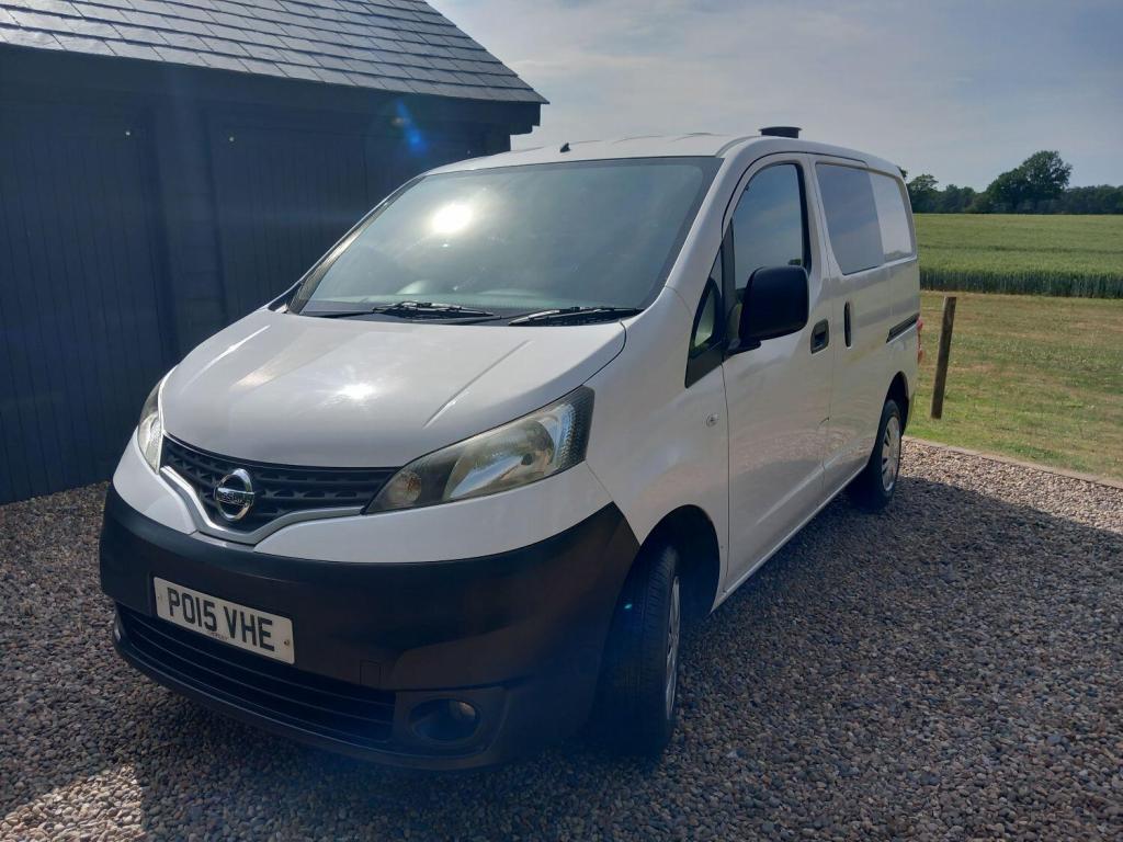 NISSAN NV200