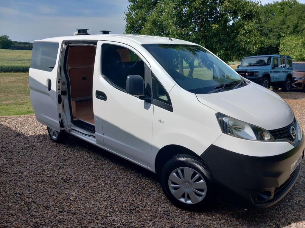 NISSAN NV200