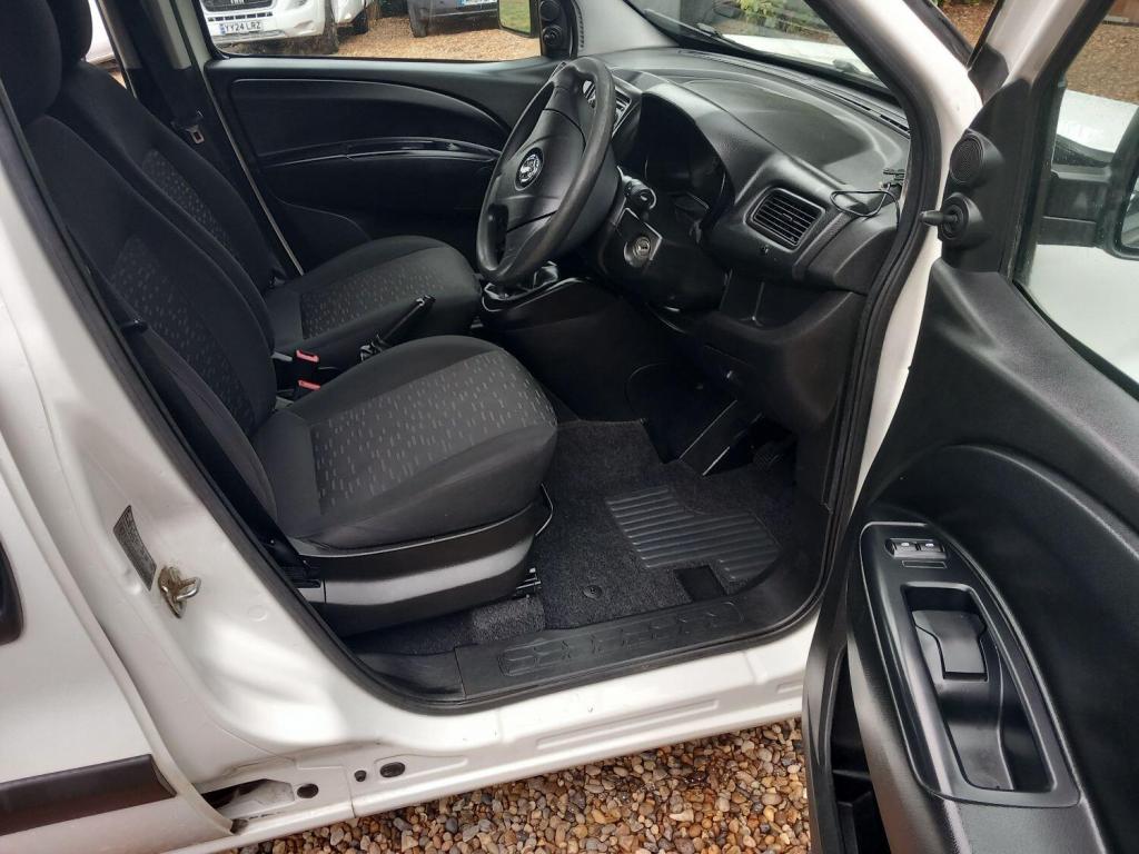 VAUXHALL COMBO