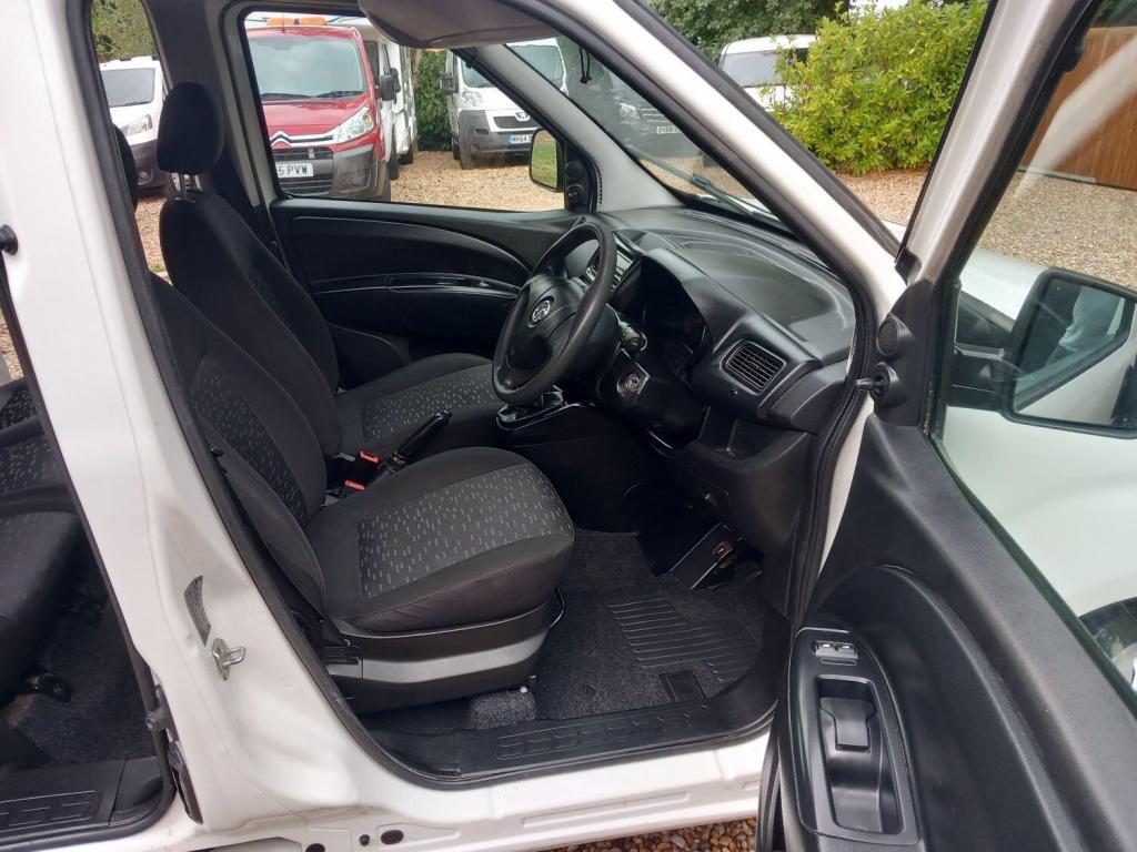 VAUXHALL COMBO