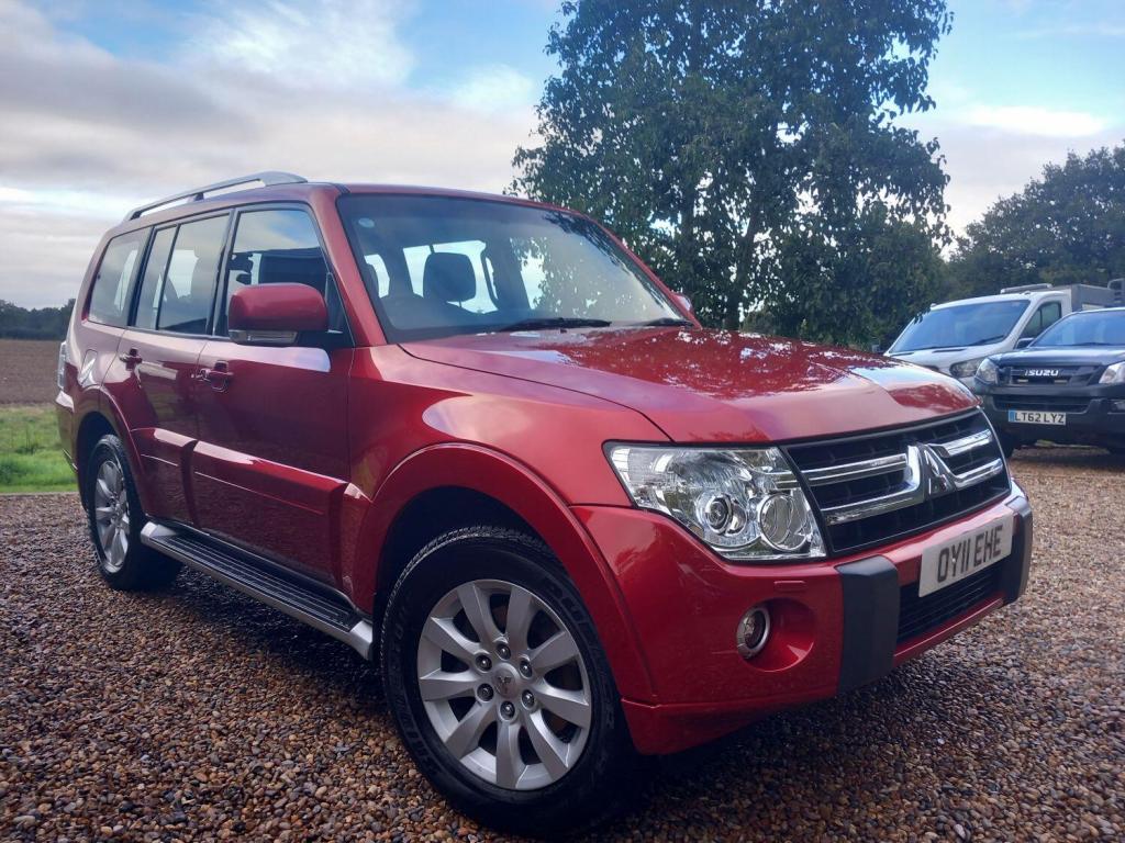 View MITSUBISHI SHOGUN 3.2 DI-DC Elegance