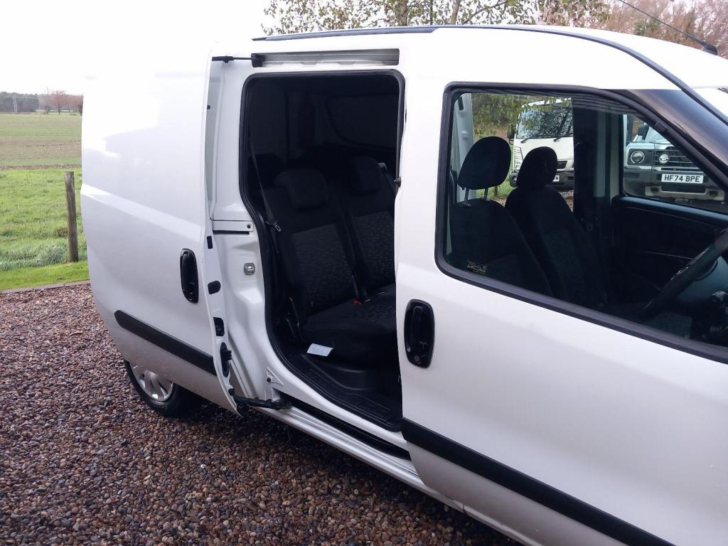 VAUXHALL COMBO