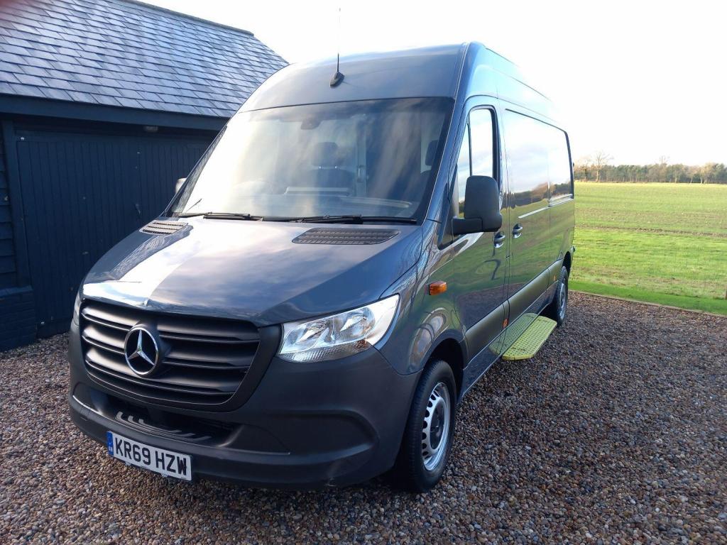 MERCEDES-BENZ SPRINTER