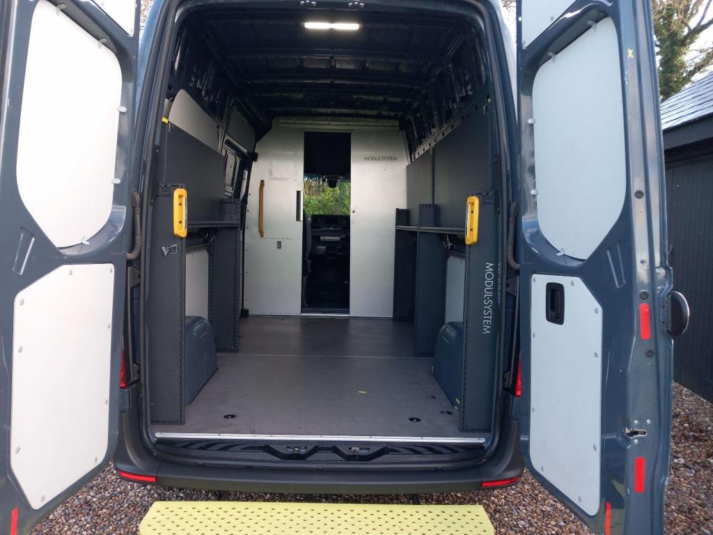MERCEDES-BENZ SPRINTER