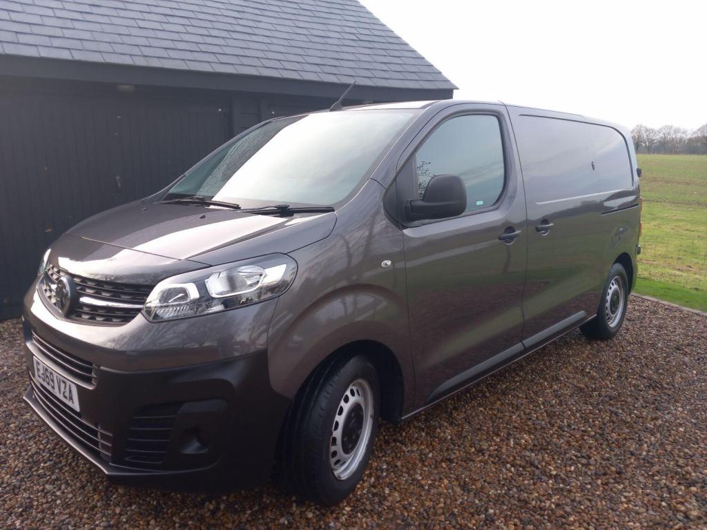 VAUXHALL VIVARO