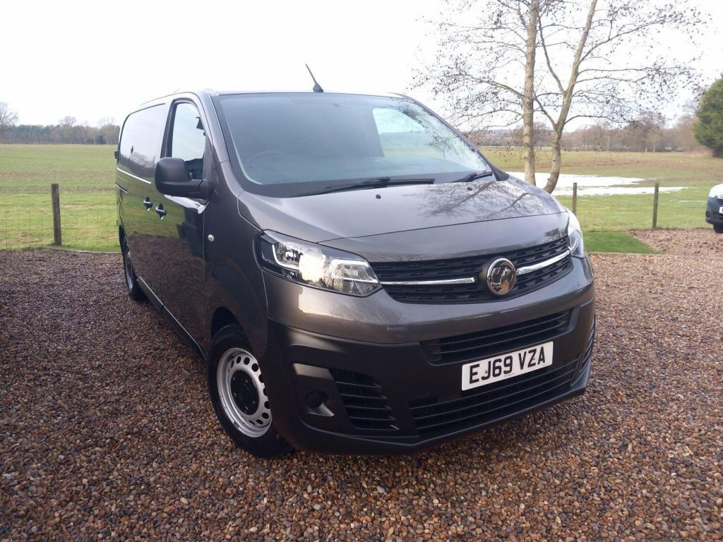 View VAUXHALL VIVARO 1.5 Turbo D 2700 Edition