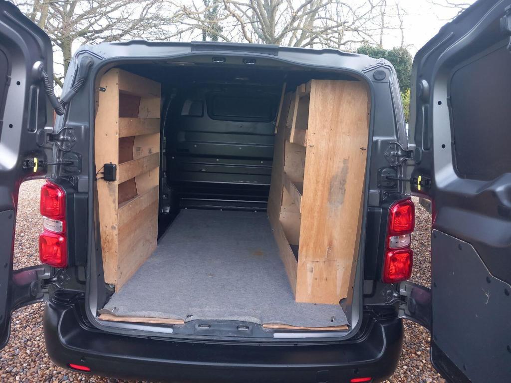 VAUXHALL VIVARO