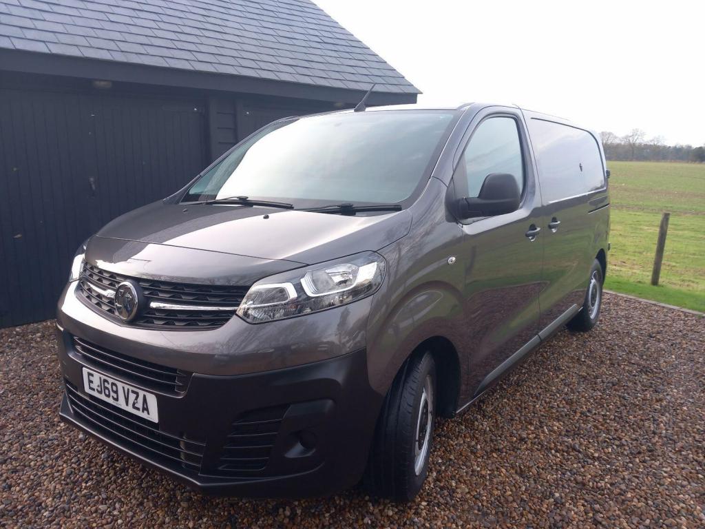 VAUXHALL VIVARO