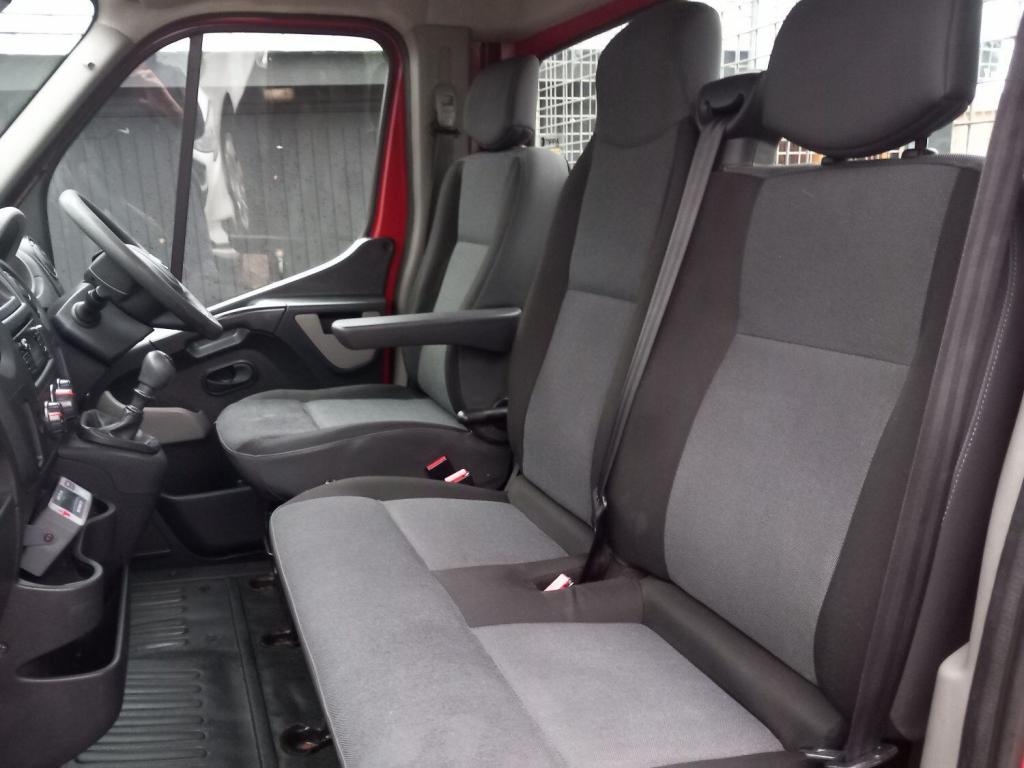 NISSAN NV400