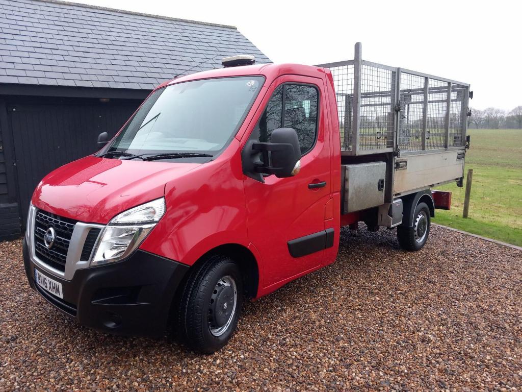 NISSAN NV400