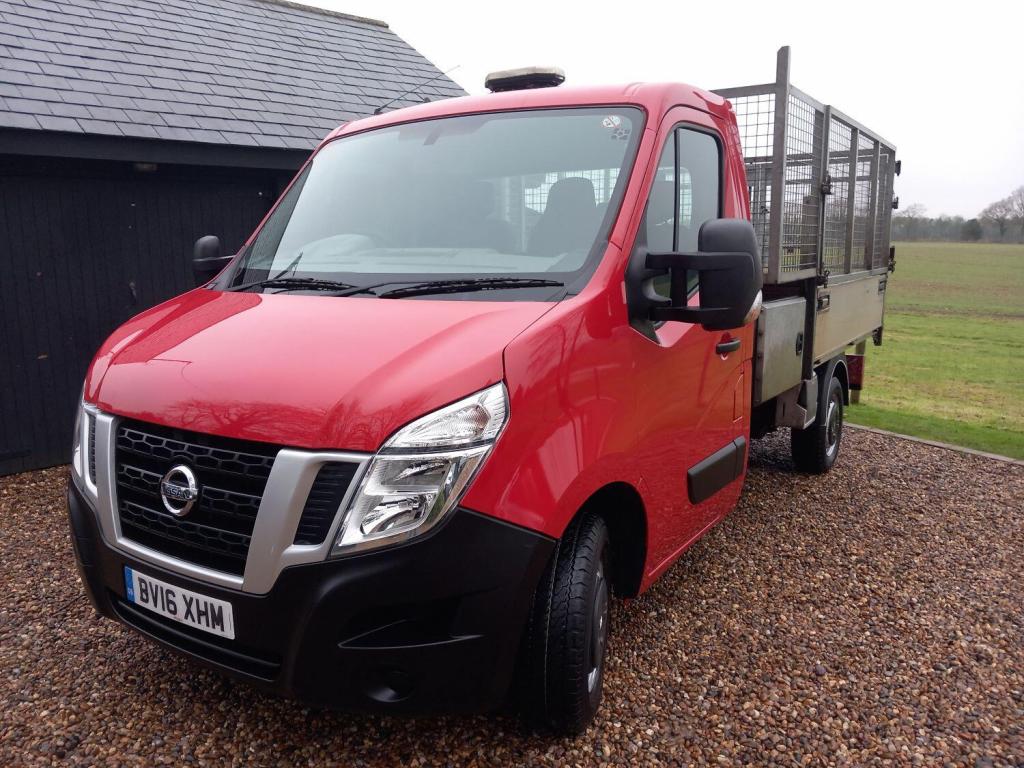 NISSAN NV400