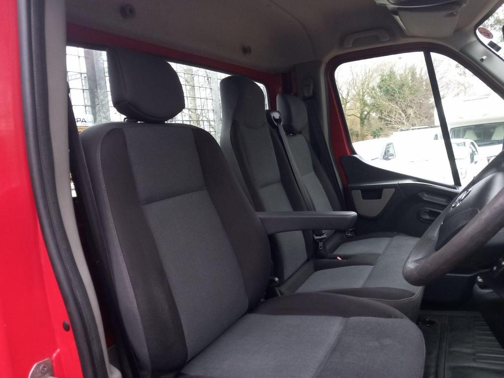 NISSAN NV400