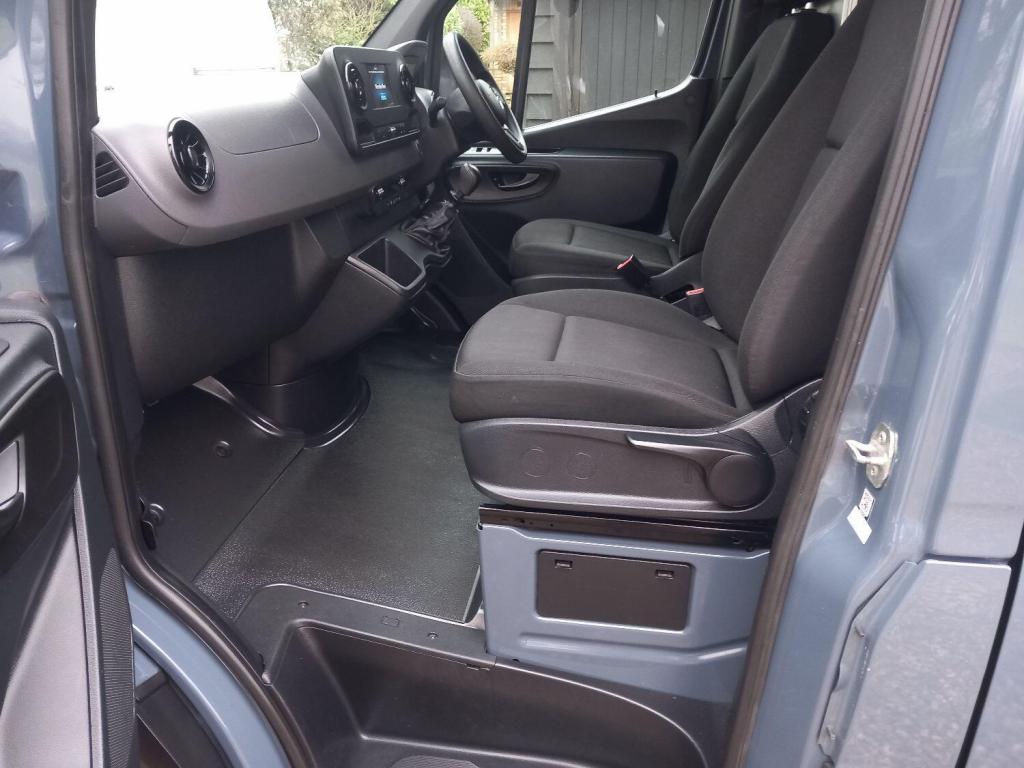 MERCEDES-BENZ SPRINTER
