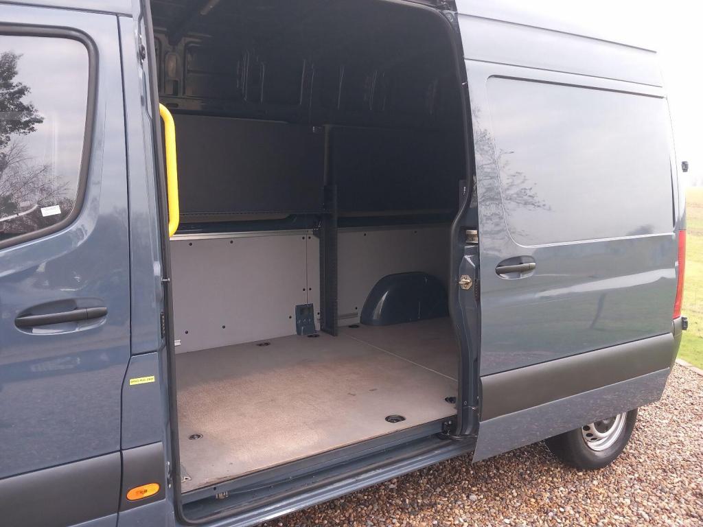 MERCEDES-BENZ SPRINTER