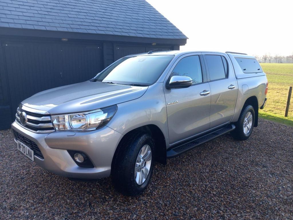 TOYOTA HILUX