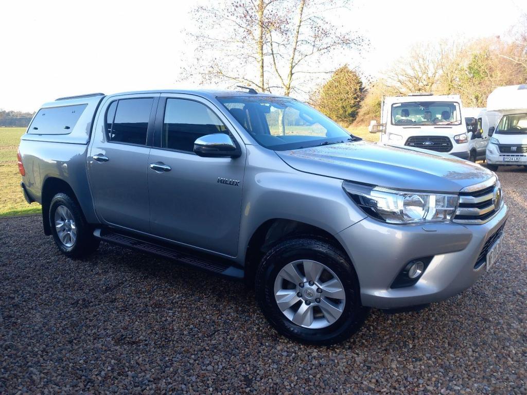 View TOYOTA HILUX 2.4 D-4D Icon