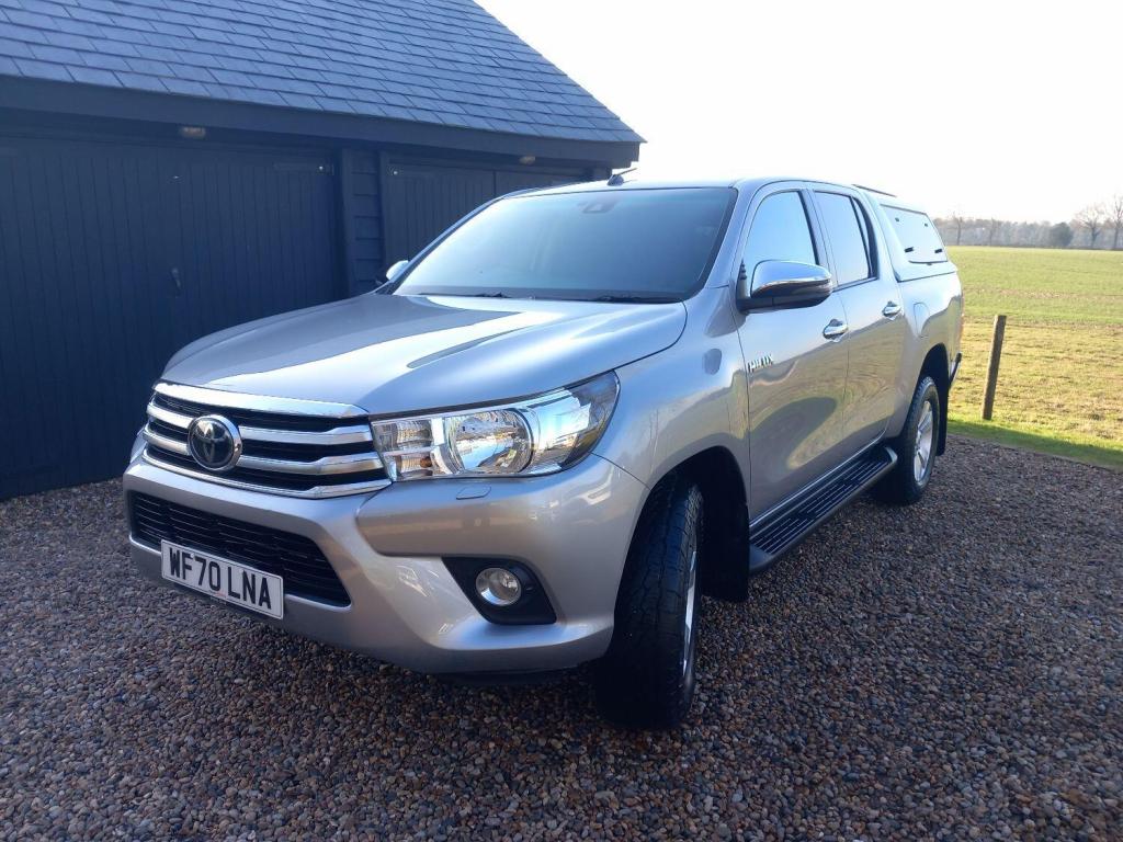 TOYOTA HILUX