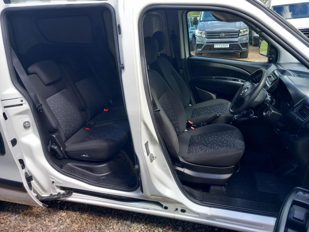 VAUXHALL COMBO