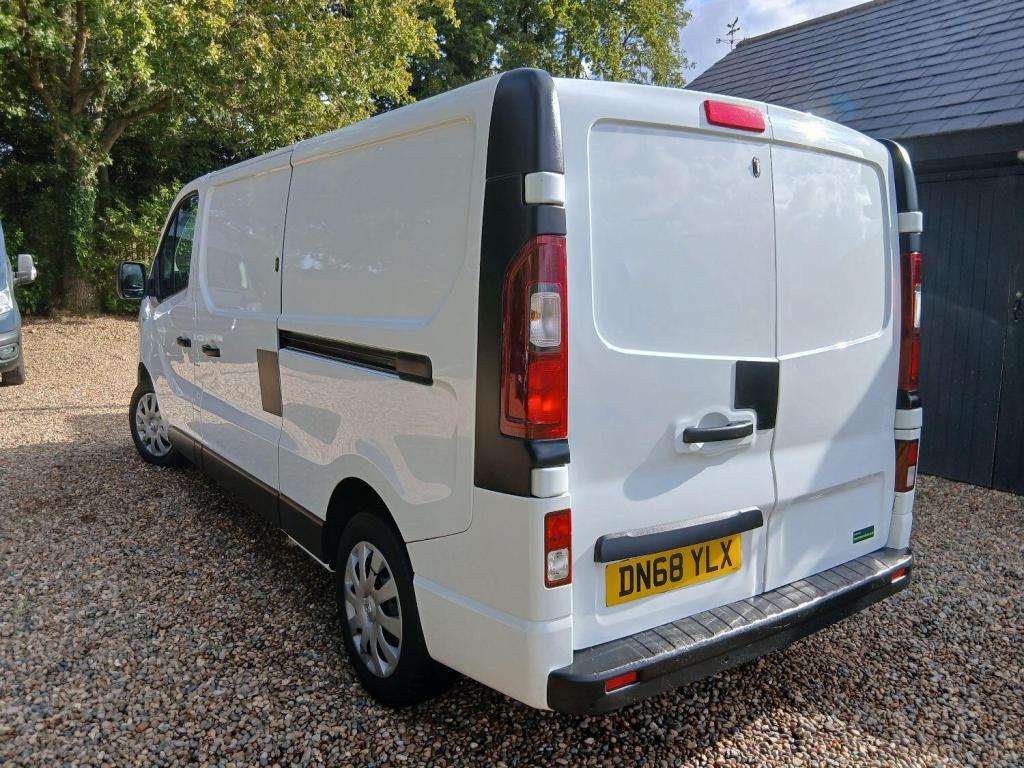VAUXHALL VIVARO