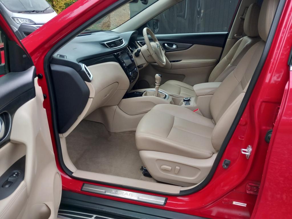 NISSAN X-TRAIL