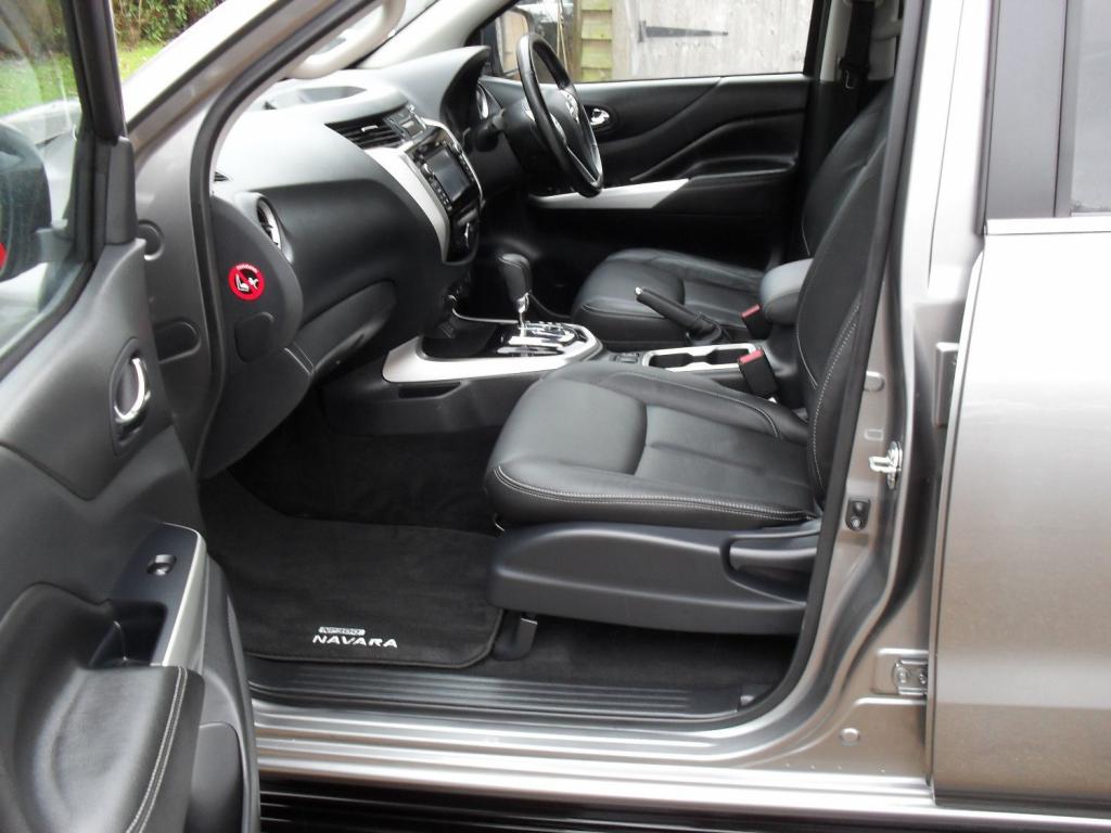NISSAN NAVARA