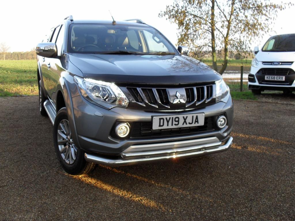 MITSUBISHI L200