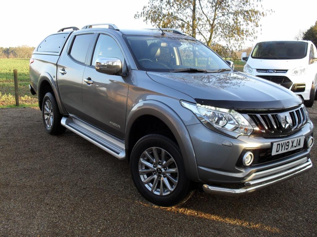 MITSUBISHI L200