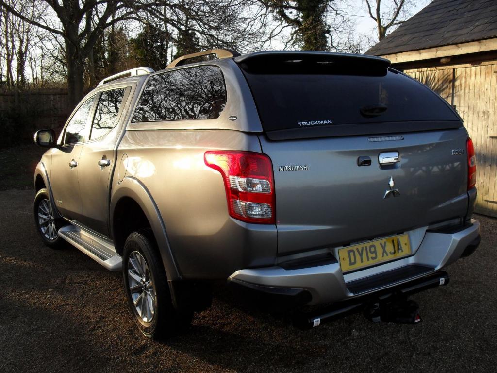 MITSUBISHI L200