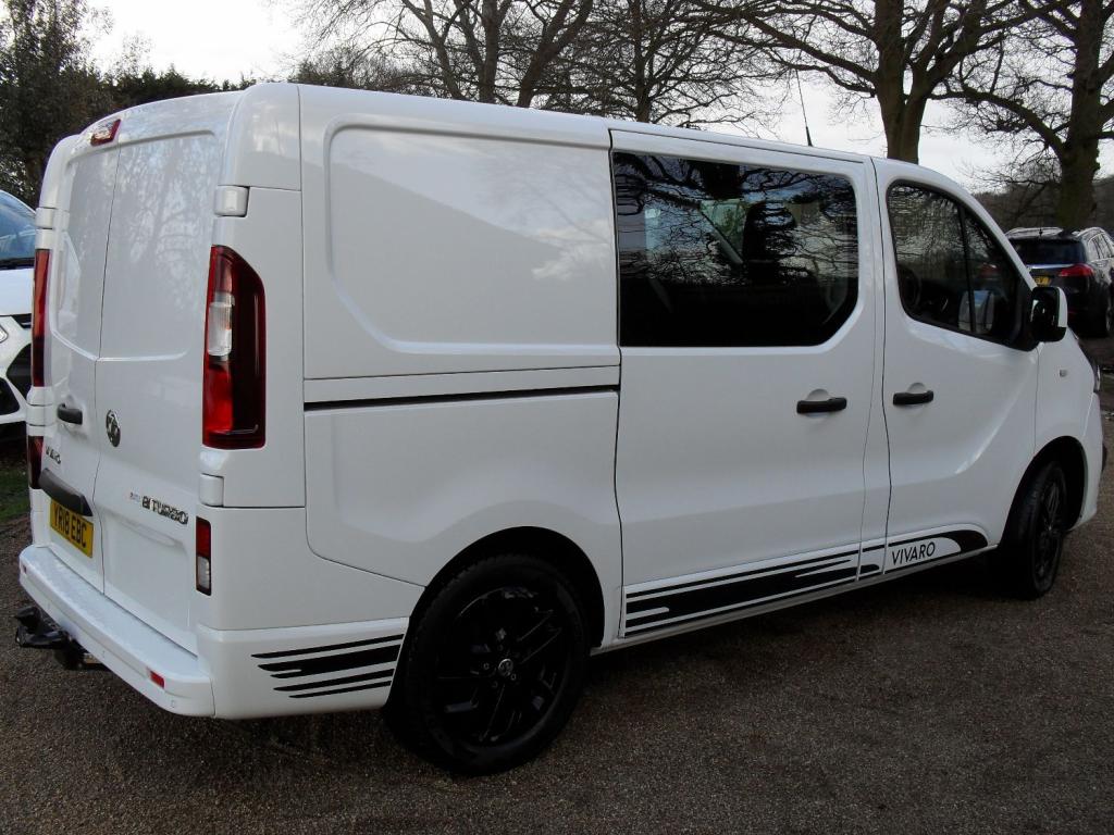VAUXHALL VIVARO