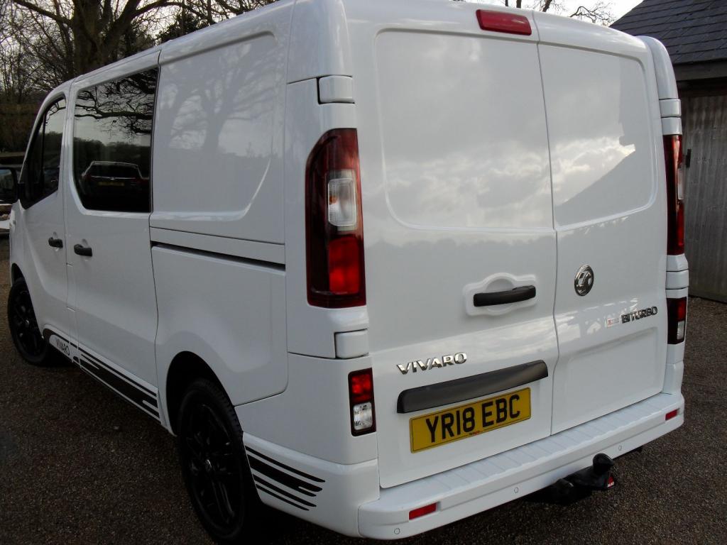 VAUXHALL VIVARO