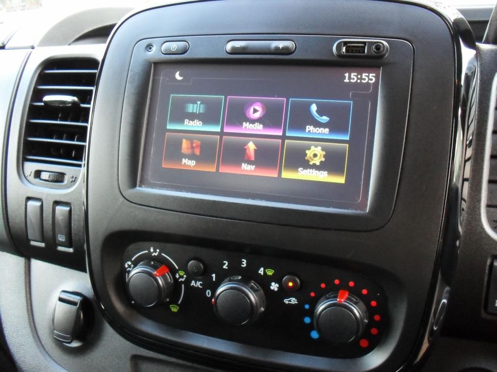 VAUXHALL VIVARO