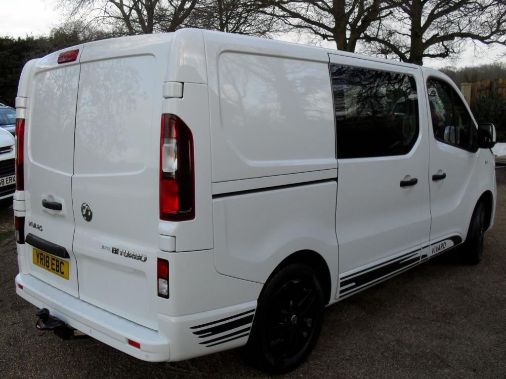VAUXHALL VIVARO