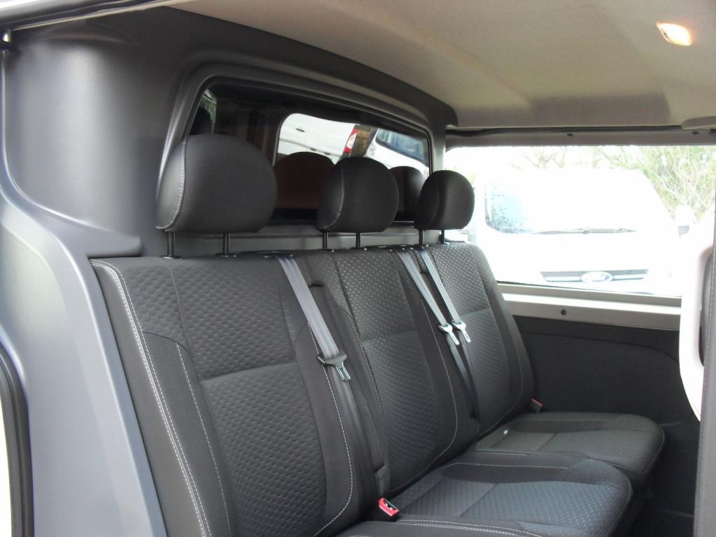 VAUXHALL VIVARO