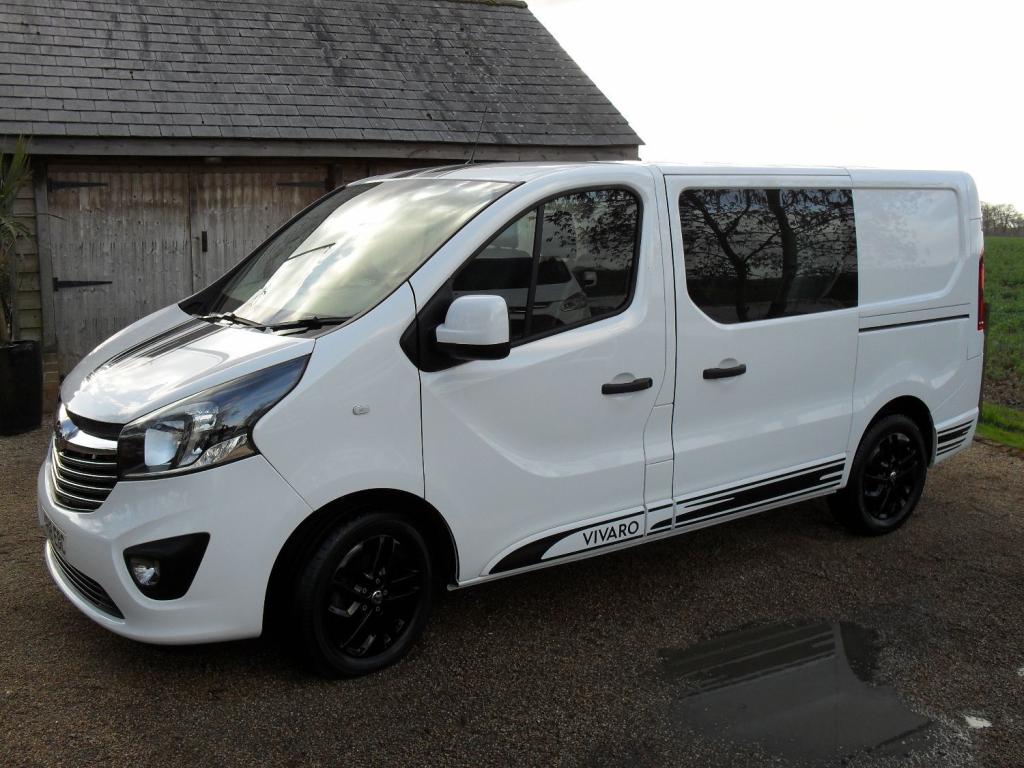 VAUXHALL VIVARO