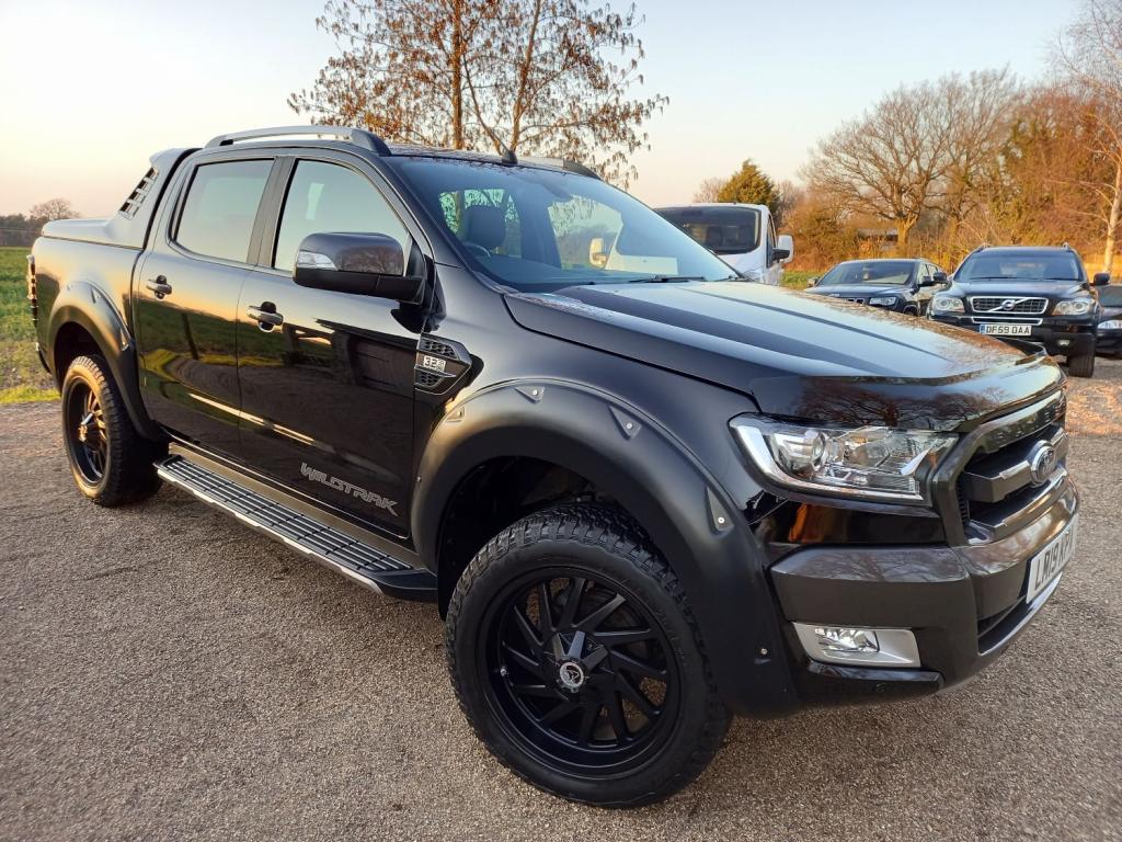 View FORD RANGER WILDTRAK 4X4 DCB TDCI