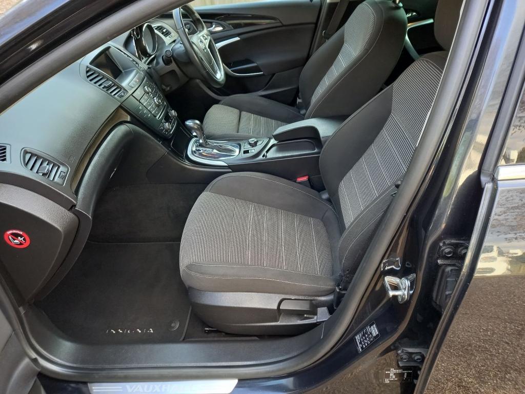 VAUXHALL INSIGNIA