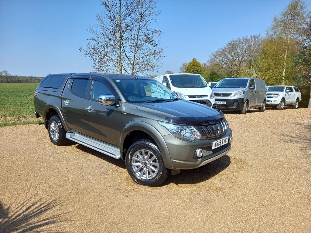 View MITSUBISHI L200 DI-D 4WD BARBARIAN DCB