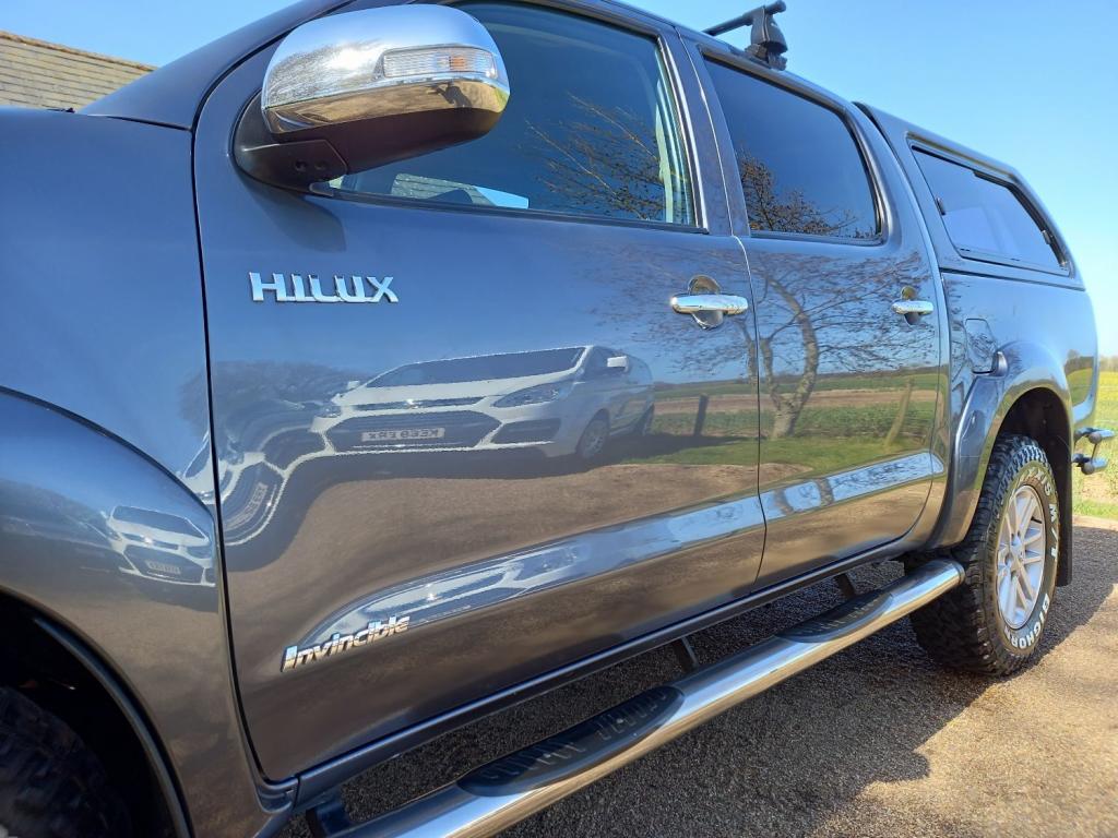 TOYOTA HILUX