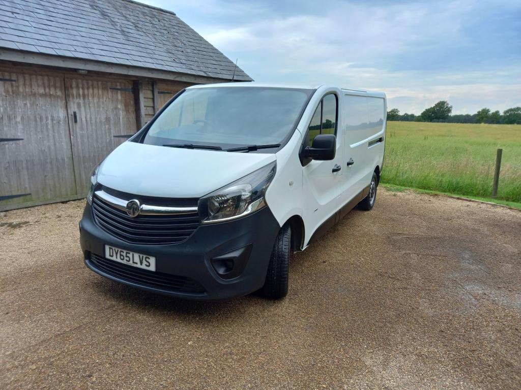 VAUXHALL VIVARO