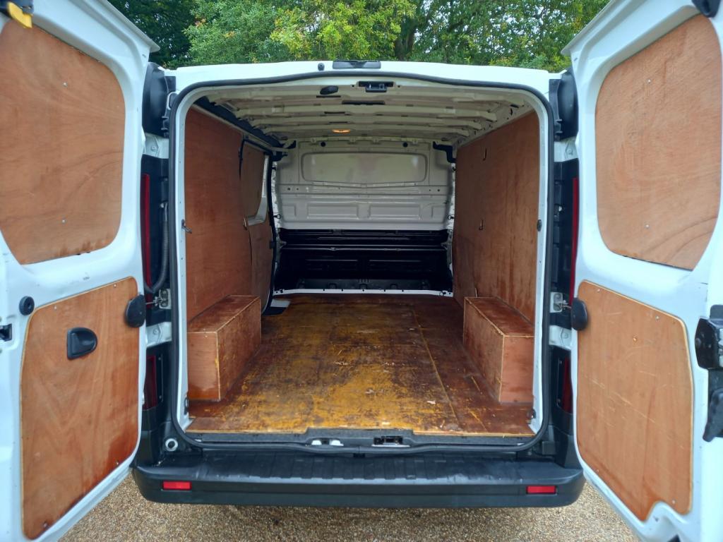VAUXHALL VIVARO
